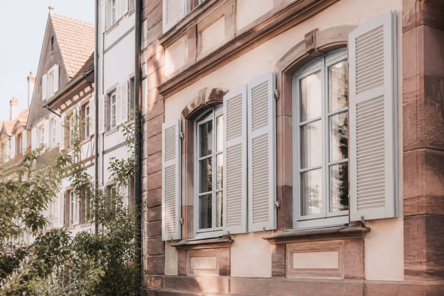 Rénover un appartement ancien à Strasbourg avec des menuiseries patrimoniales